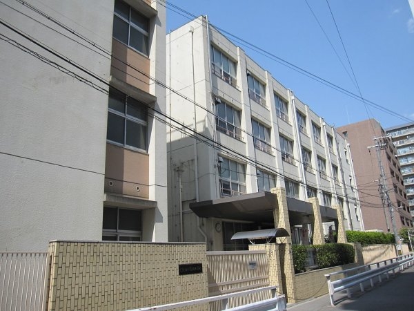 エスフォート福島ラルーナ(大阪市立鷺洲小学校)
