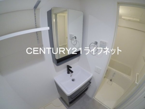 セレニテ江坂グランデ
