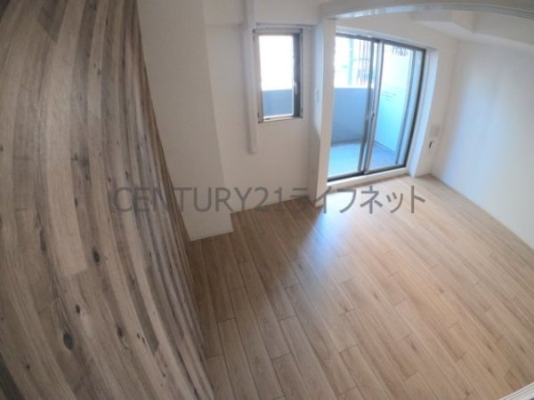 セレニテ江坂グランデ