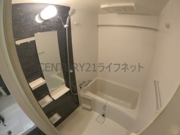 セレニテ江坂グランデ