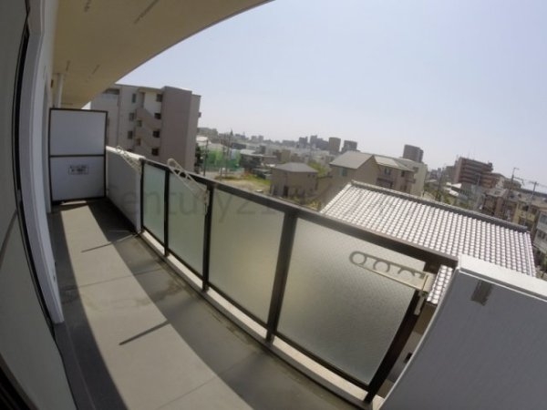 大阪市淀川区西三国２丁目のマンション