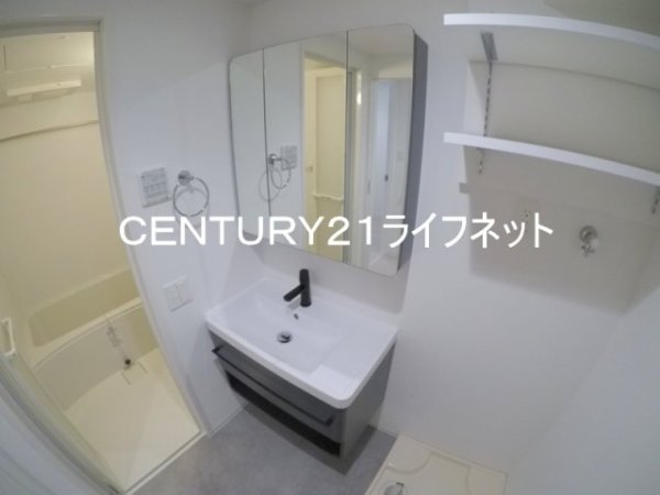 セレニテ江坂グランデ