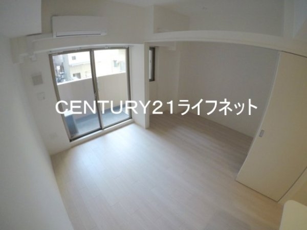 セレニテ江坂グランデ
