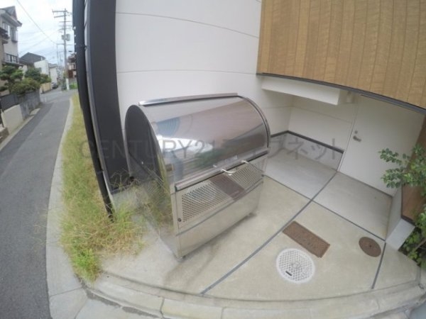 パロス江坂垂水町