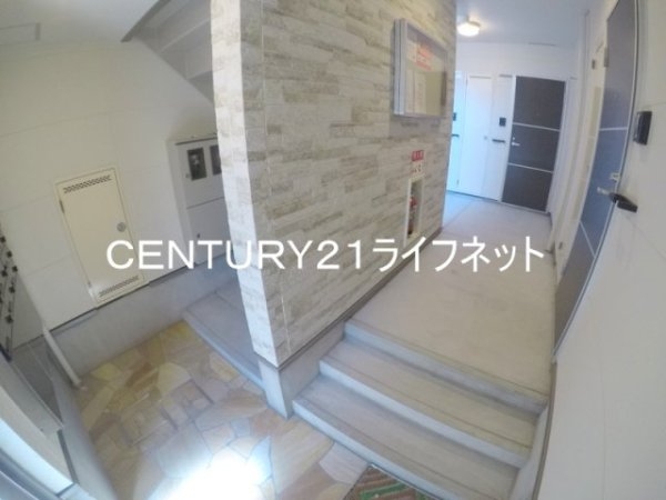 大阪市淀川区東三国１丁目のアパート