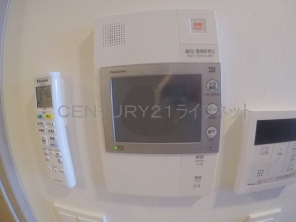 コンフォリアリヴ江坂江の木町Q