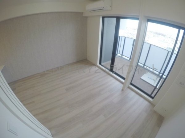 コンフォリアリヴ江坂江の木町Q