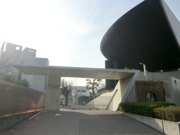 シナジーコート十三東(大阪府立北野高等学校)