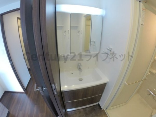 大阪市淀川区西中島３丁目のマンション