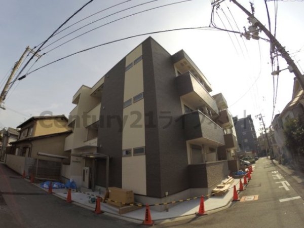 大阪市淀川区東三国１丁目のアパート