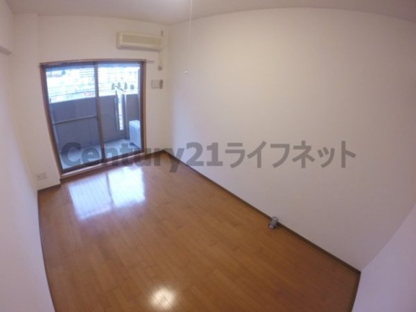 大阪市東淀川区淡路３丁目のマンション