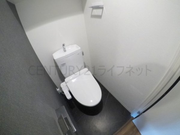 プレサンス江坂クォーレ
