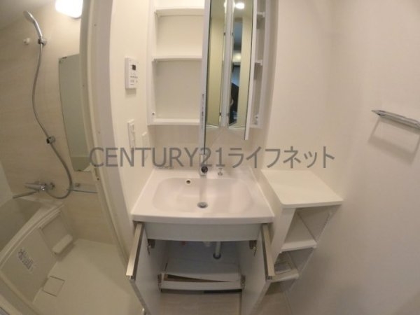コンフォリアリヴ江坂江の木町Q