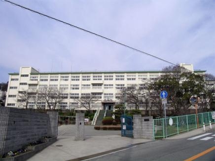 サニーハイツ戸田(川西市立　川西中学校)