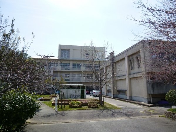 メゾン三宅１(宝塚市立　光明小学校)