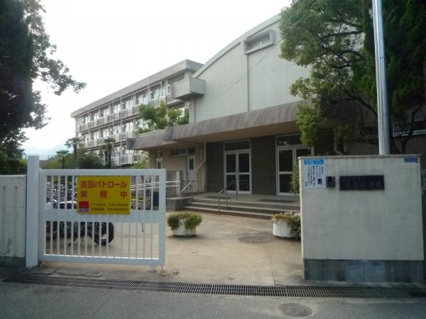 めふマンション(宝塚市立　売布小学校)