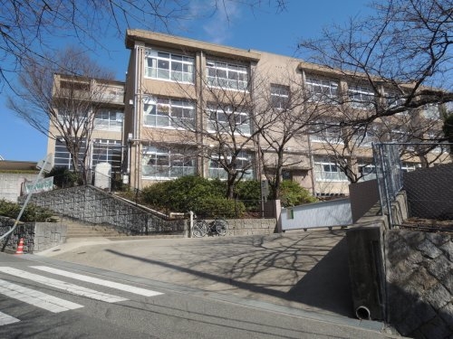 パラツィーナセシリア第二甲陽園(西宮市立中学校上ケ原中学校)