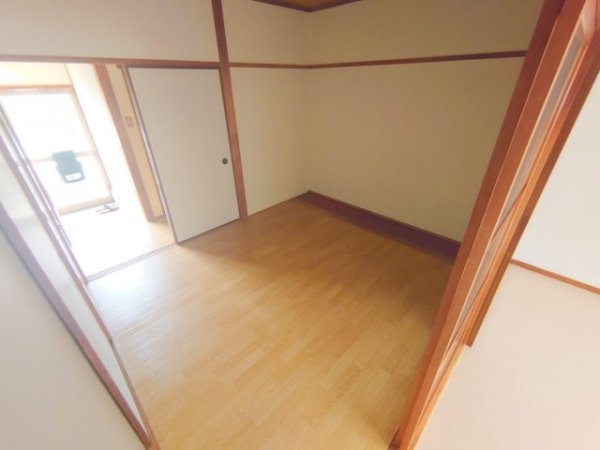 荻野西2丁目テラスハウス