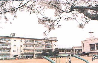 クインズコート豊島(池田市立北豊島小学校)