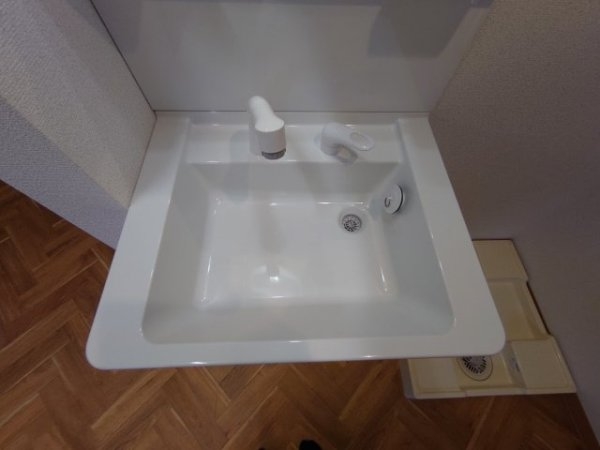 吉永ビル鼓ヶ滝駅前