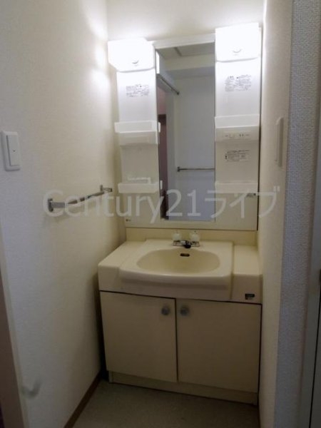 東山台ハイツ203号棟