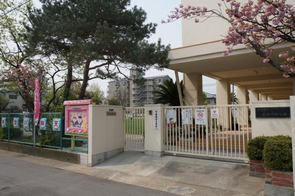 ユニライフ石坪(天神川幼稚園)