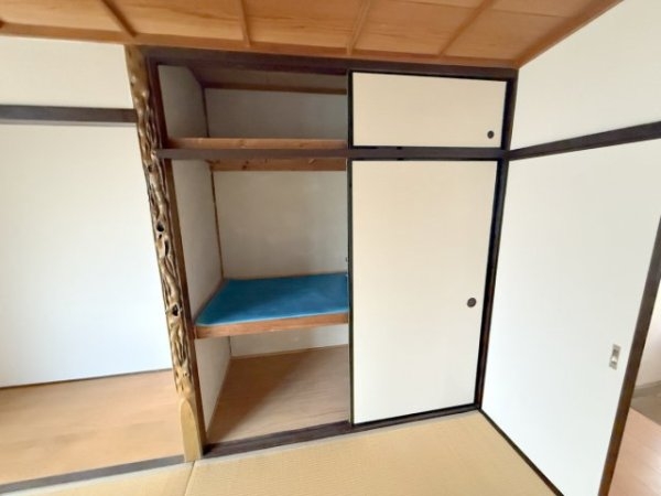 テラス八重