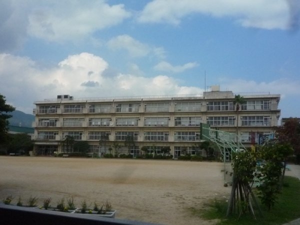 サンハイツ逆瀬川(宝塚市立 末広小学校)