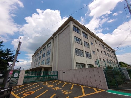 ハイツウィンディア(伊丹市立鈴原小学校)