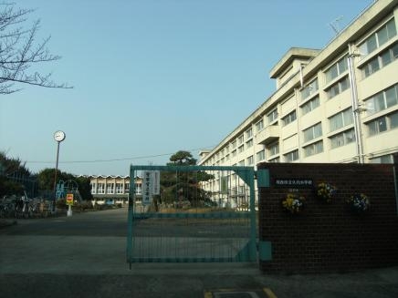 久代2丁目テラスハウス(川西市立 久代小学校)