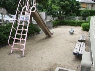建石ハウス2(城山第一公園)