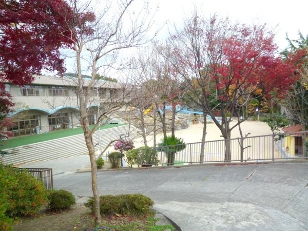 エスリード雲雀丘花屋敷(雲雀丘学園幼稚園)