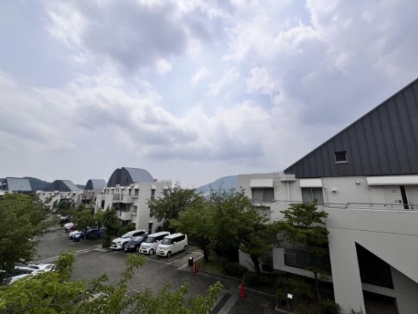 シェラビア東山台二番街211号棟