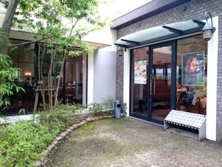 清和台西1丁目テラスハウス(サンマルク川西けやき坂店)