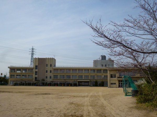安倉南4丁目貸家(宝塚市立 安倉小学校)
