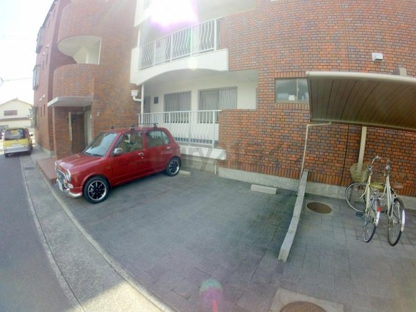 シャトー日光園(駐車場)