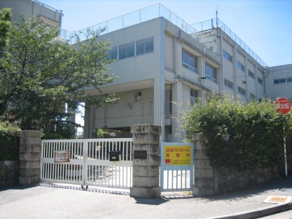 コーポ八百善(宝塚市立　宝梅中学校)