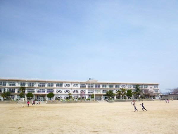 ルミエール逆瀬(宝塚市立　良元小学校)