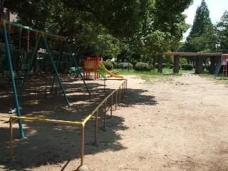 鉢塚1丁目貸家(光明公園)