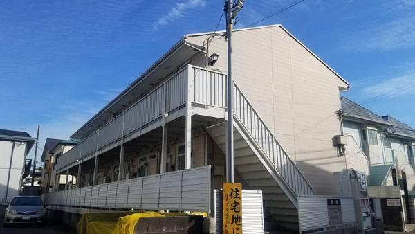 厚木市妻田東３丁目のアパート