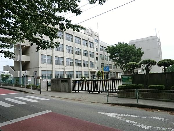 大和市深見台４丁目のアパート(大和市立大和東小学校)