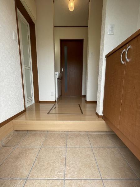 大和市深見台4丁目のアパート(玄関)