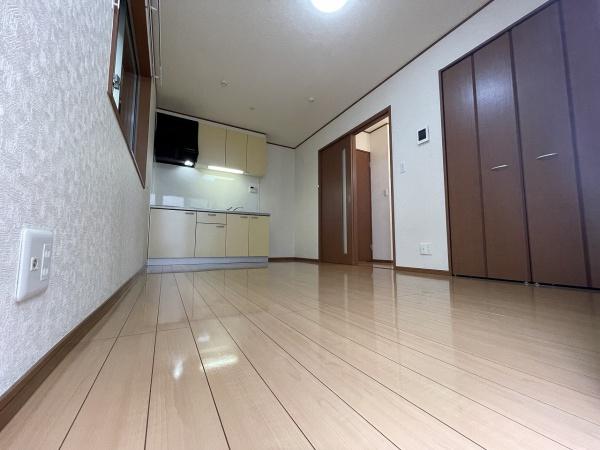 大和市深見台4丁目のアパート(リビング)