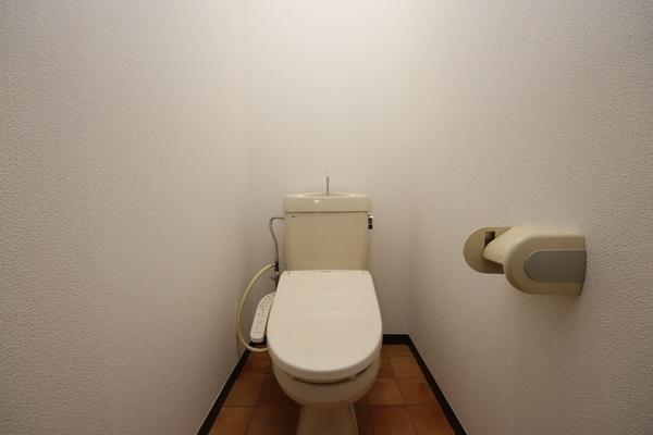厚木市妻田東３丁目のアパート
