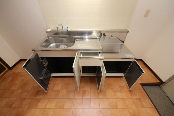 厚木市妻田東３丁目のアパート