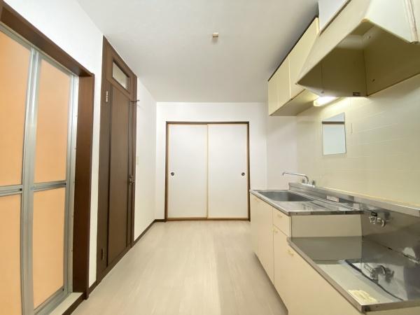厚木市妻田東３丁目のアパート