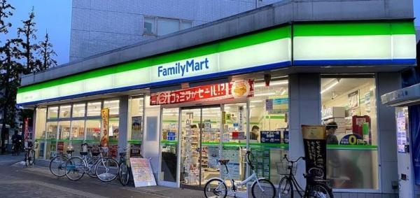 川崎市川崎区貝塚１丁目のマンション(ファミリーマート川崎貝塚一丁目店)