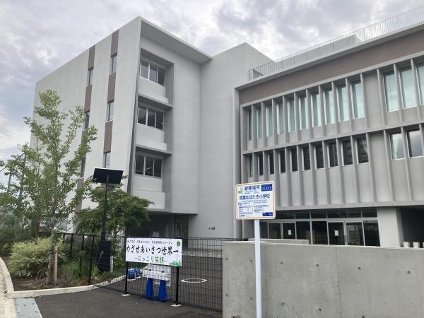 福岡市東区香椎照葉６丁目のマンション(福岡市立照葉はばたき小学校)