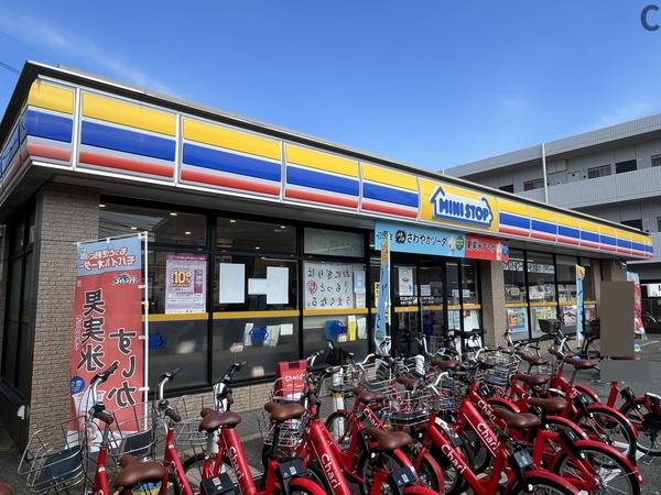 名島コーポ(ミニストップ名島2丁目店)