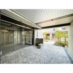 アールズプレイス福岡香椎駅前